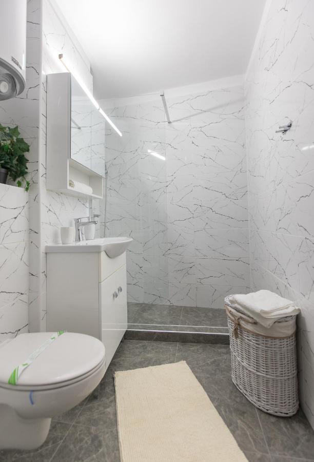 Lion'S Unirii Apartment Букурещ Екстериор снимка