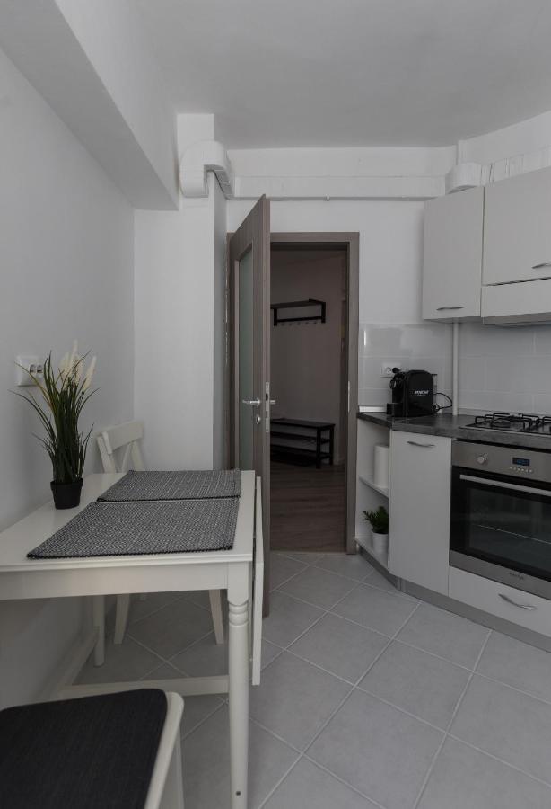 Lion'S Unirii Apartment Букурещ Екстериор снимка